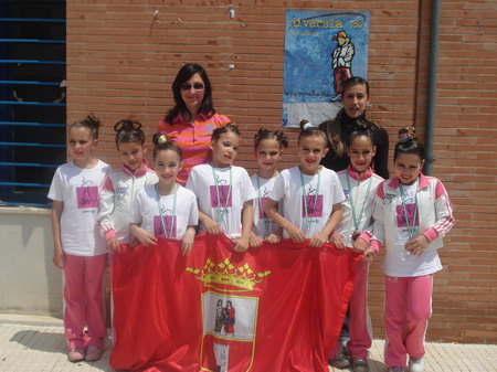 Victoria e Isa con las niñas